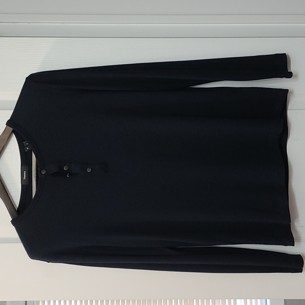 Men's Theory size Medium long sleeved Henley shirt